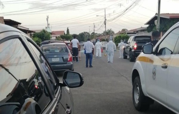 Salió a probar su moto y se estrelló con un auto