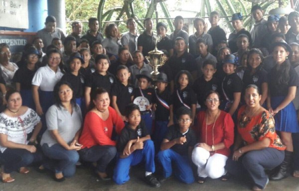 LA BANDA QUEDÓ EN EL PRIMER LUGAR | Felicitaciones para la banda de música del Centro Educativo María Auxiliadora de Belén, en Tocumen, quien en la celebración del ‘Grito de Penonomé', el pasado 5 de noviembre, se alzó con el primer lugar. Dios los bendiga, muchachos.