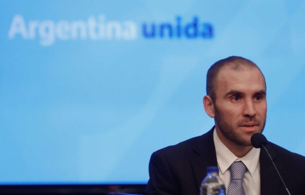 El nuevo Gobierno argentino dice que iniciará consultas