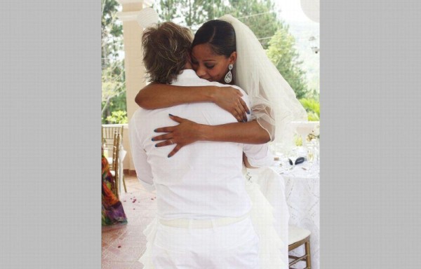 Gwendolyn y Noel Schajris renuevan sus votos