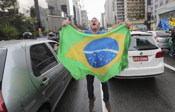 Los brasileños esperan mejores días