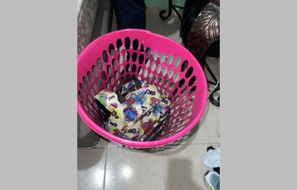 Tenían la droga escondida en una cesta de ropa