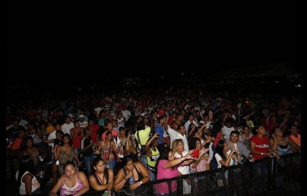 Cientos de jóvenes participaron del evento.