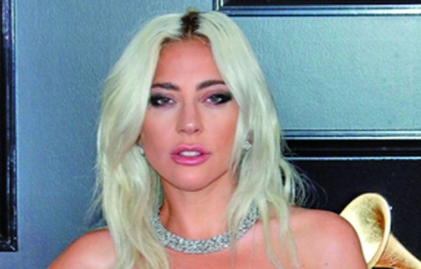 Lady Gaga pospone lanzamiento