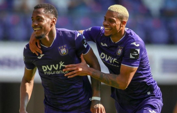 Michael Amir Murillo (i).