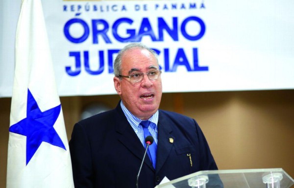 El magistrado José Ayú Prado denunció.