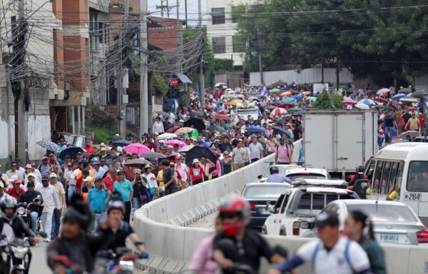 Varios autobuses del transporte urbano paralizaron sus labores en varias ciudades del norte del país.