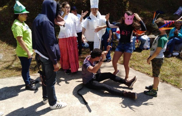 La obra de teatro fue muy aplaudida.