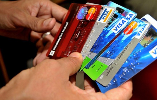 Saldo adeudado por las tarjetas de crédito aumentó en un 12.8%.