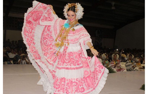Calle Abajo de Las Tablas se llevó la medalla Epifanio.