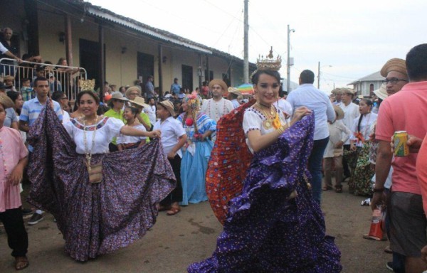 Chitré se fundó el 14 de septiembre de 1558. Se elevó a distrito parroquial el 19 de octubre. 1848.