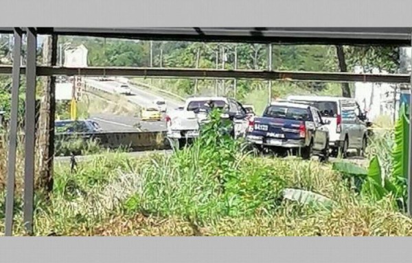El cuerpo presentaba golpes, sin embargo no tenía ningún tipo de herida por arma blanca o de fuego.
