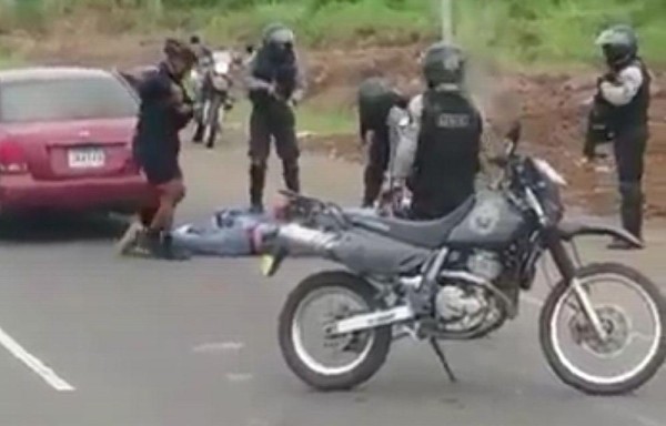 Detenidos en la autopista, a la altura de Vacamonte.