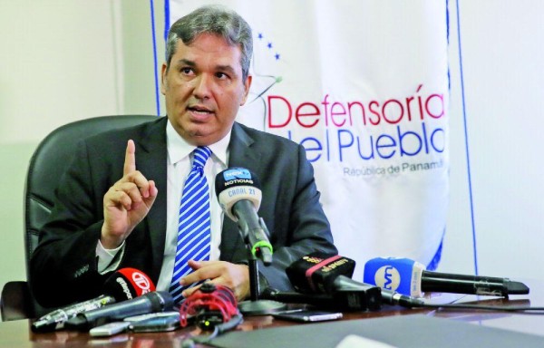 Castillero dice que debe haber respeto y protección a los gays.