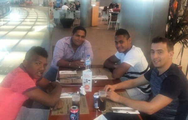 Ronaldo Córdoba (i) almorzó junto a Ismael Díaz.