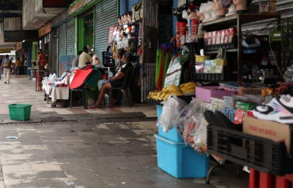 Nacionales y extranjeros se la rifan en la informalidad