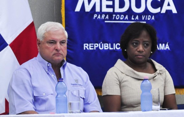 L ucy Molinar acompañando a Martinelli.