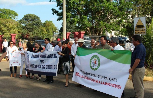 La marcha fue del Ministerio Público hasta el Parque de Cervantes.