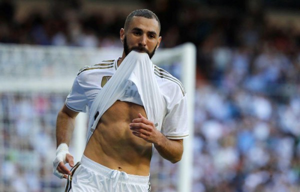 Karim Benzema con gol al minuto 2'.