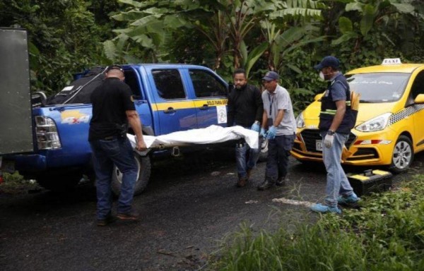 Crímenes de 2018 - 2019 >main gmnuroja< El año pasado en el 2018 se registraron 49 homicidios en el distrito de san Miguelito, según información del Ministerio Público. >main gmnuroja< En 2019 ocurrieron 58 asesinatos en este distrito, de acuerdo a datos de este medio. >main gmnuroja< Joao Escalante, de 25 años fue la última persona asesinada en el mes de diciembre en San Miguelito. El hecho ocurrió en Amelia Denis de Icaza , en Veranillo.