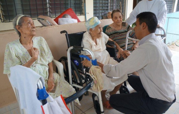 Hay 60 adultos mayores en este hogar de ancianos de David y la mitad de estos son damas.