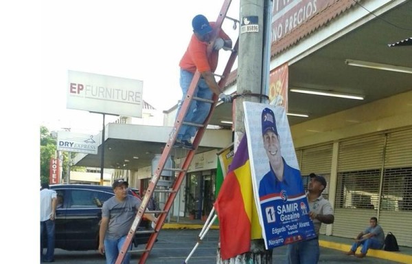 Acumulación de propaganda genera contaminación visual.