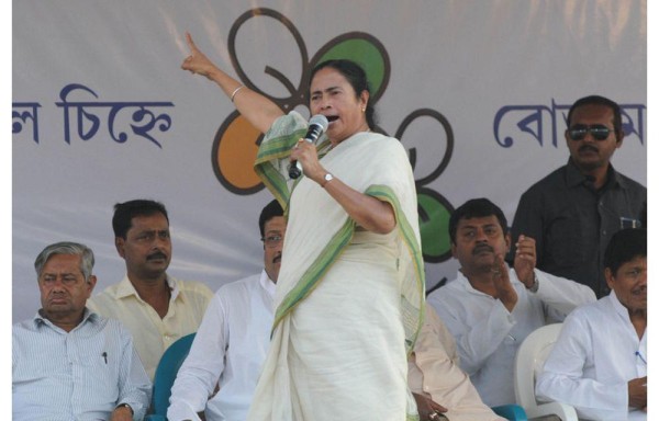 ‘la Policía investiga a la empresa constructora IVRCL por el derrumbe parcial del puente Vivekananda' Mamata Banerjee GOBIERNO BENGALA