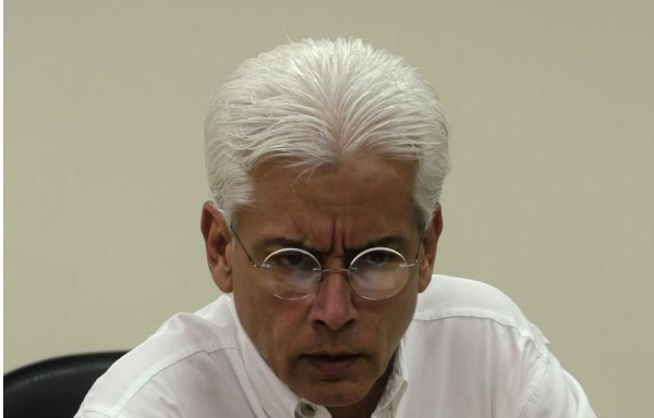 Fábrega da su versión