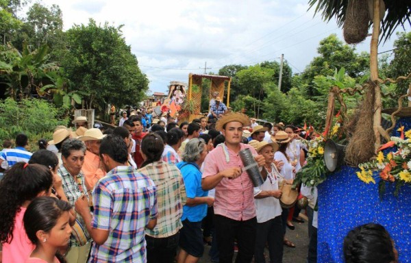 Se destaca la labor de los carreteros.