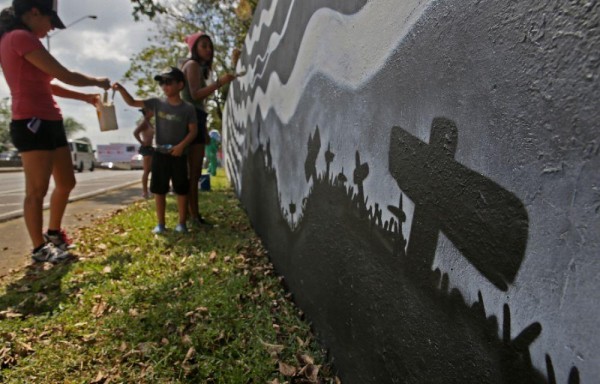 El Kolectivo pintó la avenida de Los Mártires para en memoria de aquellos panameños que dieron su vida por la soberanía de Panamá.