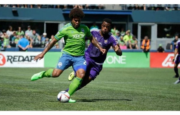 Román Torres nominado al Latino del Año en la MLS