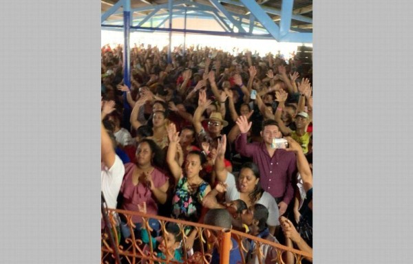 A la ‘Amanecida en Los Uveros' le falta espacio