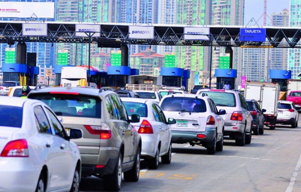 Las autoridades buscan agilizar el trafico vehicular.