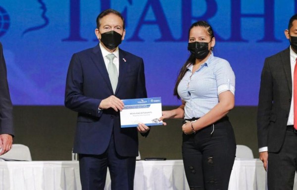 Unos 34 mil estudiantes se benefician.