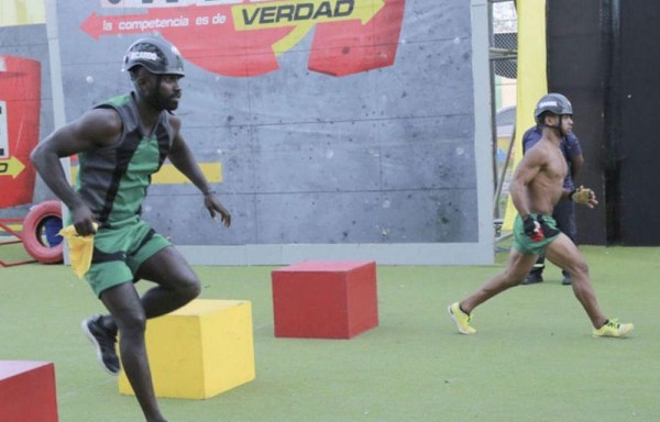 Cada uno lucha por levantarse con la victoria.