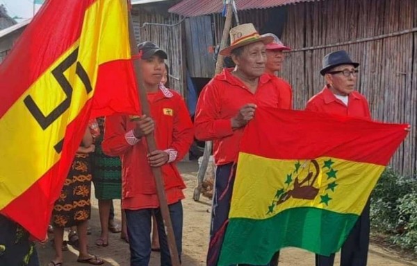 COMARCA GUNA | La comunidad de la Comarca Kuna Yala IZAron la bandera de la Revolución Kuna de 1925 en su 98 años de recordatorio. La revolución guna se refiere al levantamiento social producido entre febrero y marzo de 1925, donde los indígenas gunas se rebelaron ante las autoridades panameñas, como una respuesta a la occidentalización forzada a las que fueron sometidos.