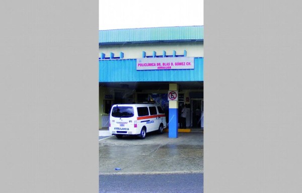 No había camilleros para atenderlo.