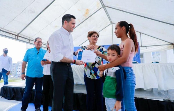 Se entregaron 220 apartamentos.