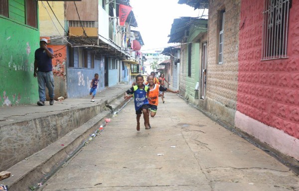 Los niños de Barrio Lindo sueñan ser como Román