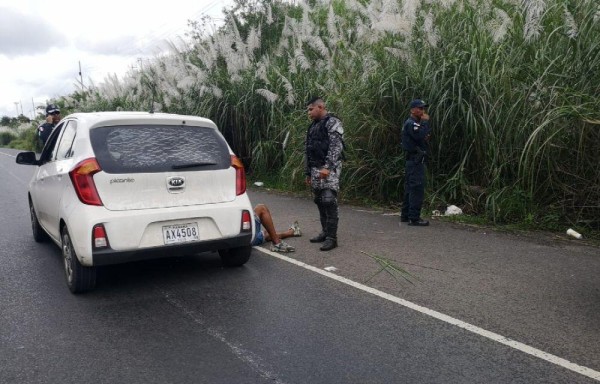 Uno de los ladrones logró escaparse por el monte.