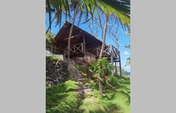 Mirador en Playa Cacique.
