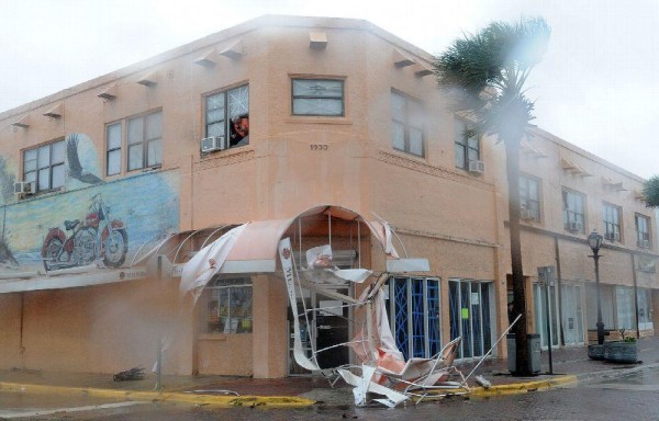 Edificios destruidos en Daytona Beach, Florida.