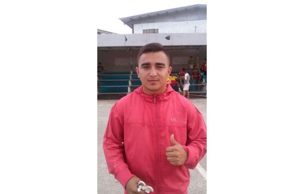 ‘ Deben colocar policías muertos porque los conductores pasan muy rápido por esta área' Mohamed Camargo TRABAJADOR