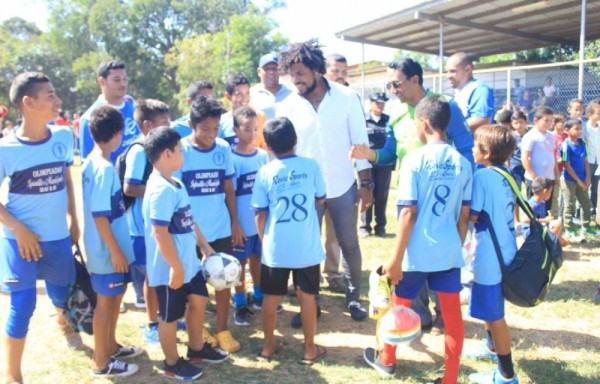 Román Torres piensa tener su fundación a favor de los niños.