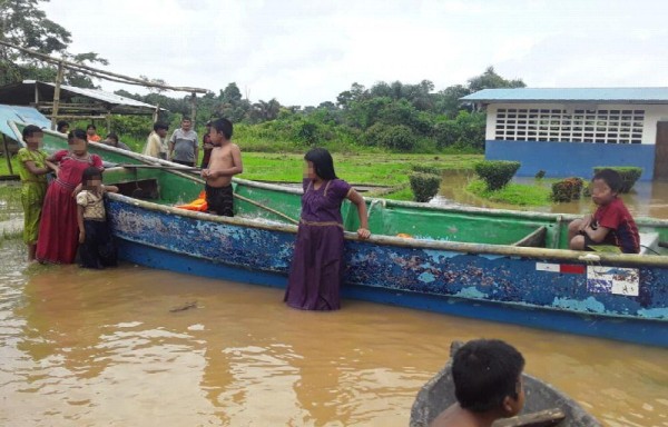 La comarca bajo el agua. Hay temor por la onda tropical 23