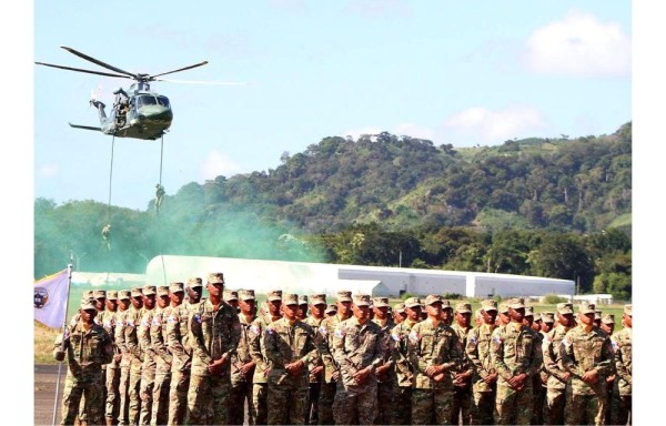 Ministro de Seguridad sustenta fondos para mantenimiento de aeronaves del Senan