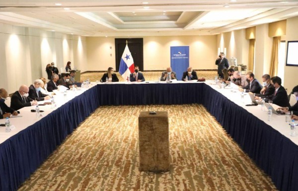 El ministro del Mici Ramón Martínez encabeza el equipo negociador de alto nivel por parte de Panamá.