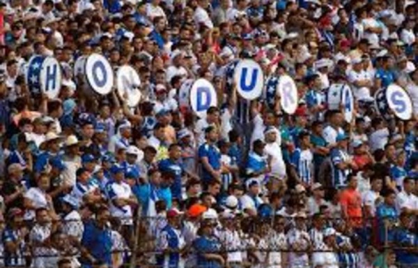 Hondureños se hicieron sentir en el estadio Metropolitano.