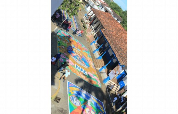 Alfombras hecha con sal para Corpus