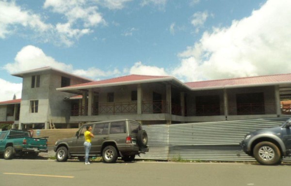 Hace dos años inició la construcción del edificio. Las expectativas son muy altas entre la población y comerciantes.
